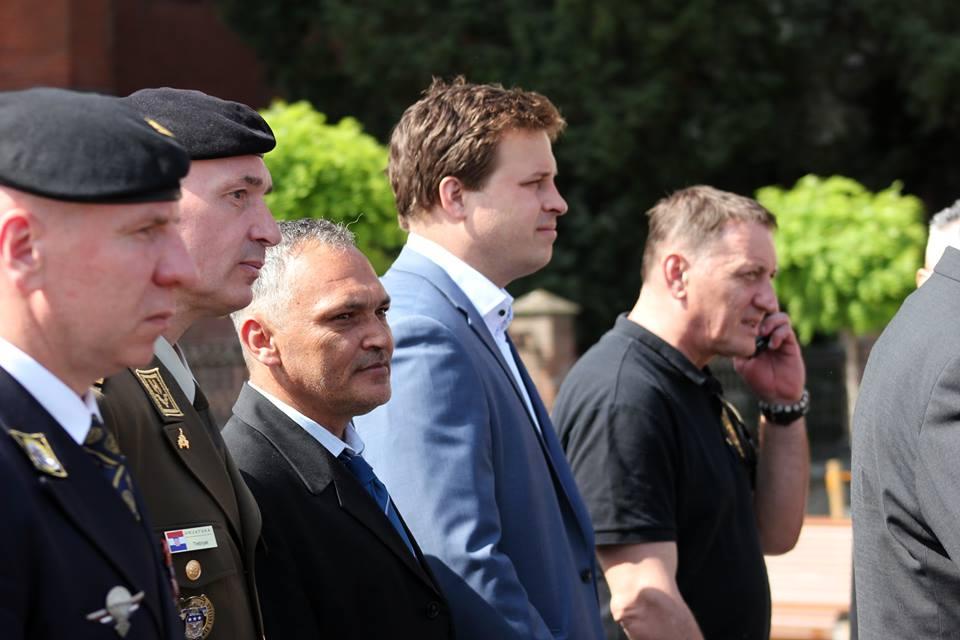 31444716_1663587603689674_6643480586256121856_n