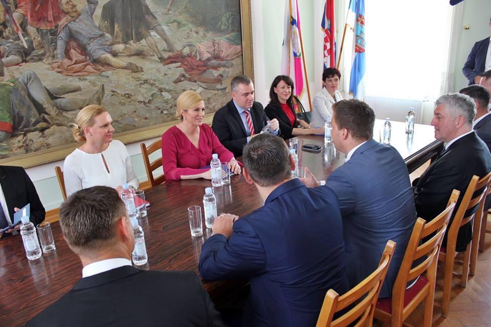 34341822_1654603181288951_2249437641801990144_n