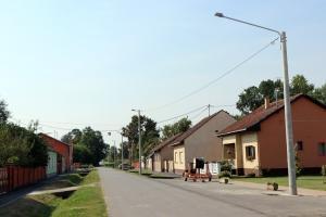 NOVE PJE&Scaron;AČKE STAZE I NOVA JAVNA RASVJETA U &Scaron;IROKOM POLJU