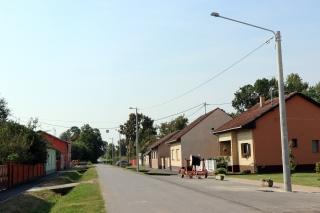 NOVE PJE&Scaron;AČKE STAZE I NOVA JAVNA RASVJETA U &Scaron;IROKOM POLJU