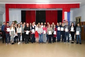 PLESNI TEČAJ USPJE&Scaron;NO ZAVR&Scaron;ILO TRIDESETAK POLAZNIKA