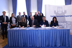 POTPISAN UGOVOR ZA OŠ IVANA GORANA KOVAČIĆA ĐAKOVO - NOVA DVORANA I UVJETI ZA JEDNOSMJENSKU NASTAVU