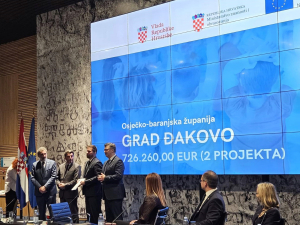 GRADU ĐAKOVU 726.260,OO EURA ZA IZGRADNJU VRTIĆA U SELCIMA ĐAKOVAČKIM I BUDROVCIMA
