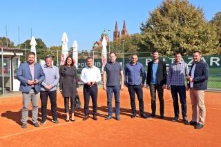 IZGRADNJOM REGIONALNOG DRU&Scaron;TVENO TENISKOG CENTRA STAVITI ĐAKOVO NA TENISKU KARTU SVIJETA