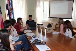 MLADI ĐAKOVČANI POKAZALI DA ZNAJU - POTPISALI UGOVOR ZA HOBBY LOKATOR