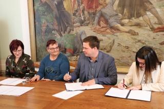 ODLUKA O DODJELI STIPENDIJA I FINANCIJSKIH POTPORA