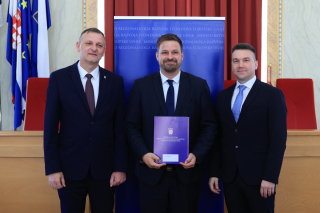 GRADU ĐAKOVU 30.000,00 EURA ZA PJE&Scaron;AČKU I BICIKLISTIČKU STAZU U ULICI BISKUPA A. MANDIĆA