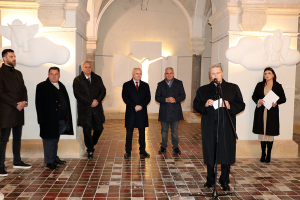 U KRIPTI KATEDRALE OTVORENA IZLOŽBA „KIPARSKI IZRIČAJI VJERE“ DAMIRA MATAUŠIĆA