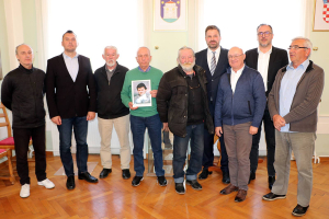 PRIJEM AKADEMSKIH SLIKARA I VETERANA 122. BRIGADE HV-A U GRADSKOJ UPRAVI