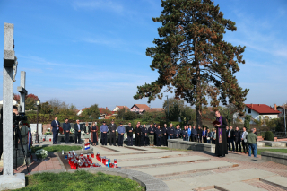 VIJENAC I SVIJEĆE U POVODU BLAGDANA SVIH SVETIH