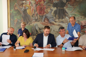 GRAD ĐAKOVO NASTAVLJA S POTPOROM UČENICIMA – SVAKOM UČENIKU 100 EURA
