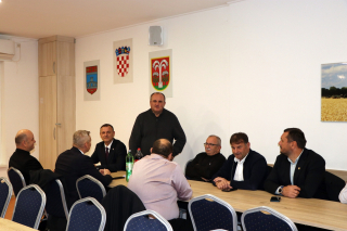 STANJE U SRIJEMSKOJ BISKUPIJI &ndash; TEMA SASTANKA mons. FABIJANA SVALINE I LOKALNIH ČELNIKA