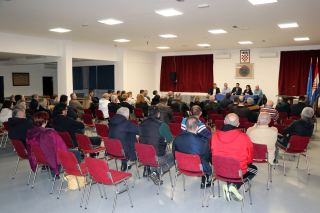 ZBOROVI GRAĐANA MJESNIH ODBORA MATIJA GUBEC I CENTAR