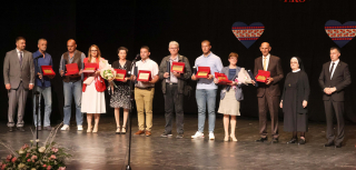 DAN GRADA ĐAKOVA &ndash; NA SVEČANOJ AKADEMIJI DODIJELJENA PRIZNANJA NAJZASLUŽNIJIMA