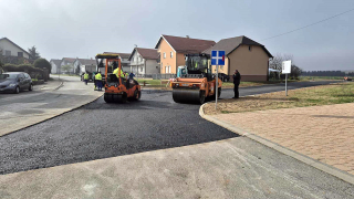 IZGRADNJA CESTE I JAVNE RASVJETE ODVOJKA ULICE KRALJA ZVONIMIRA U ĐAKOVU