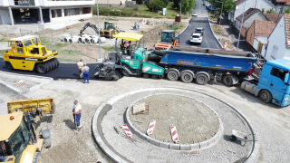 ASFALTIRA SE ROTOR NA ZVEČAJU