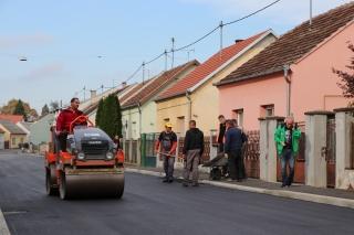 NOVI ASFALT U ULICI PETRA SVAČIĆA