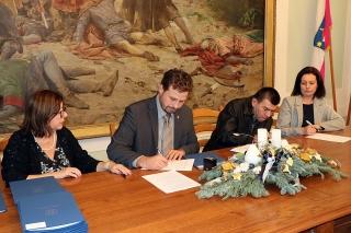 POTPISANI UGOVORI - ZA 26 POLJOPRIVREDNIKA 186 TISUĆA KUNA