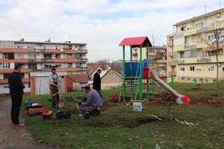 POSTAVLJAJU SE NOVA DJEČJA IGRALI&Scaron;TA
